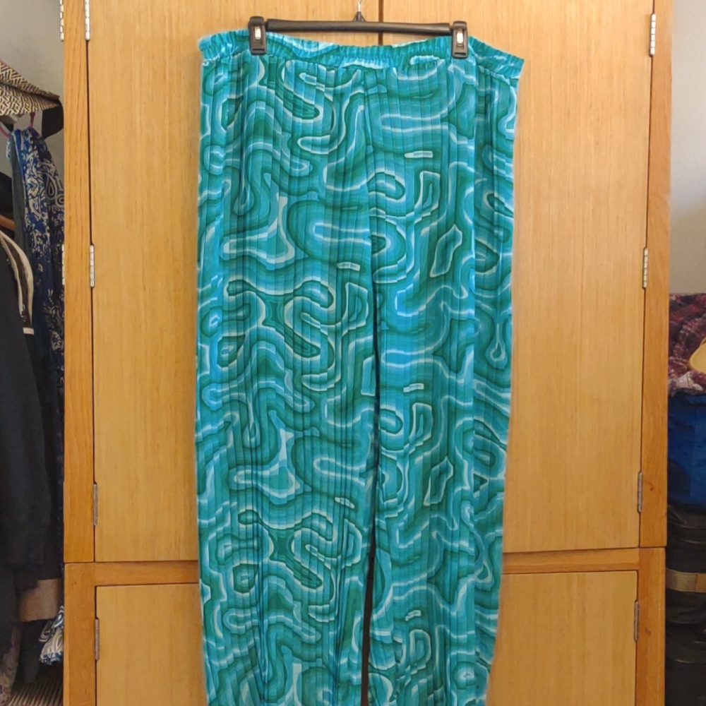 +SZ NWOT Ashley Stewart SZ 26/28 Blue/Green Accordion Pleated Palazzo Pants.